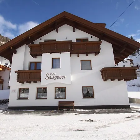 Appartementhaus Salzgeber Apartamento *